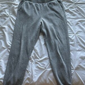 grey sweatpants, medium